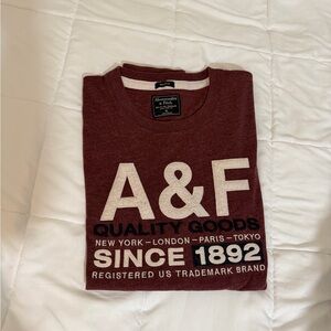 Abercrombie & Fitch Burgundy Graphic Tee Men’s long Sleve